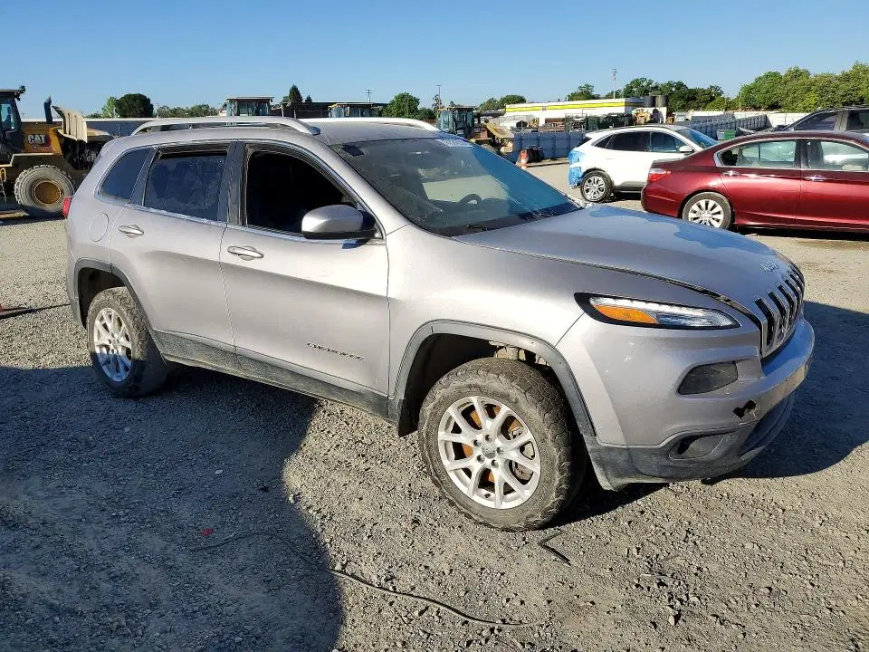 2018 Jeep Cherokee VIN 1C4PJMLBXJD543608 фото 4