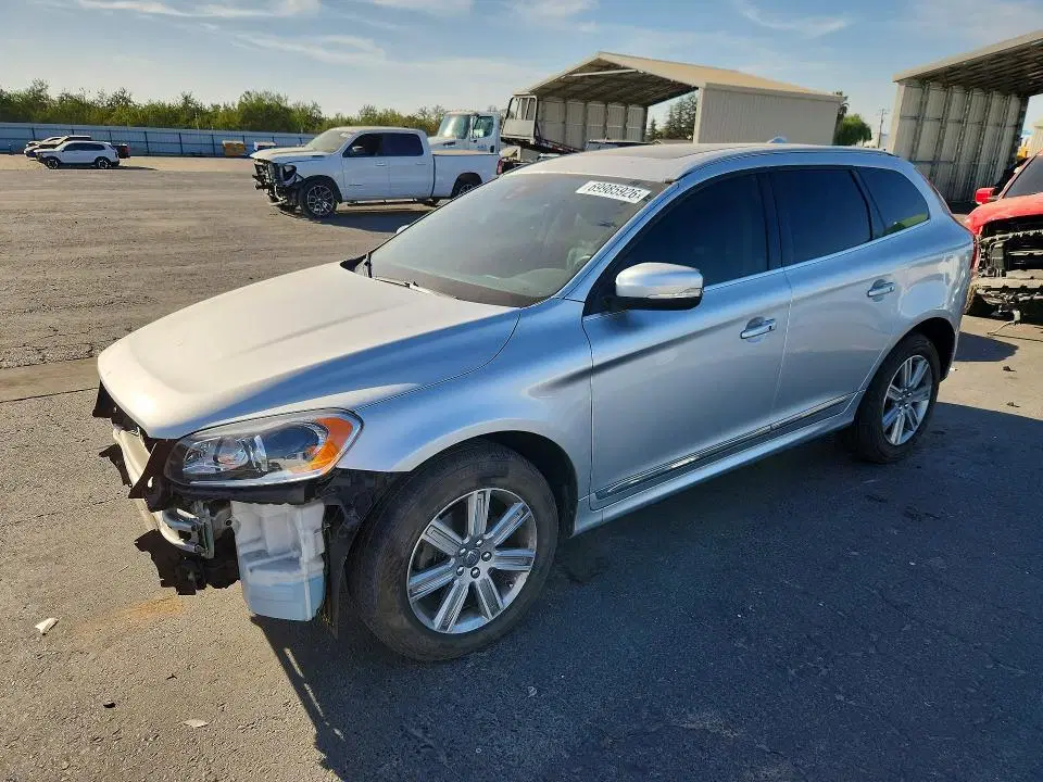 YV440MRU0H2101602 — 2017 Volvo XC60, Передняя часть (Front End), фото до ремонта
