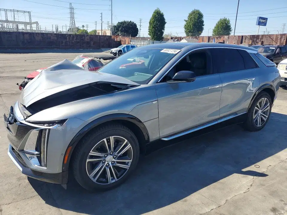 1GYKPRRL5RZ127240 — 2024 Cadillac Lyriq, Передняя часть, фото до ремонта