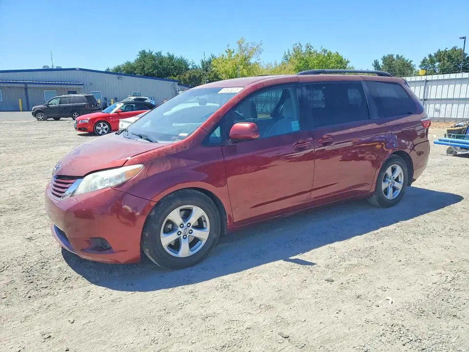 5TDKK3DC9FS589242 — 2015 Toyota Sienna, Задняя часть (Rear End), фото до ремонта
