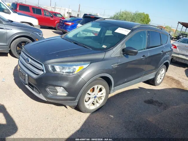 2018 Ford ESCAPE SE VIN 1FMCU0GD5JUB15418 фото 2