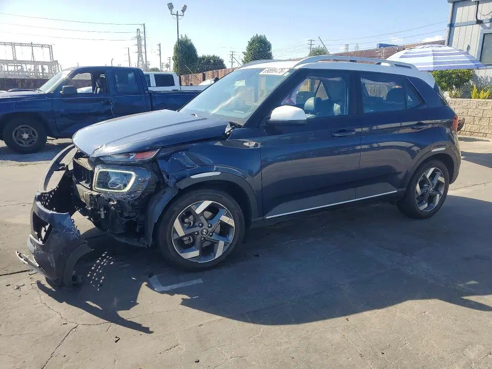 KMHRC8A35NU140787 — 2022 Hyundai Venue, Передняя часть, фото до ремонта