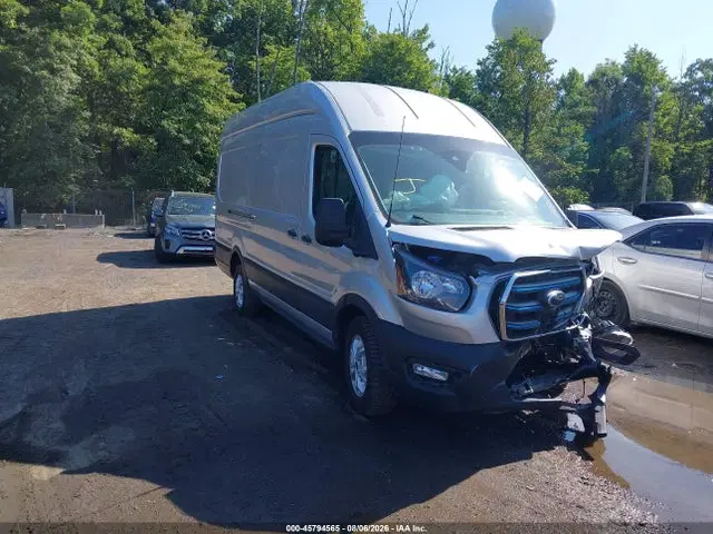1FTBW3XK2NKA82101 — 2022 Ford E-Transit-350 Cargo Van, Передняя часть (Front End), фото до ремонта