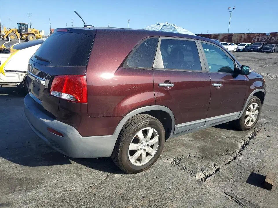 2011 KIA SORENTO VIN 5XYKT3A16BG004074 фото 3