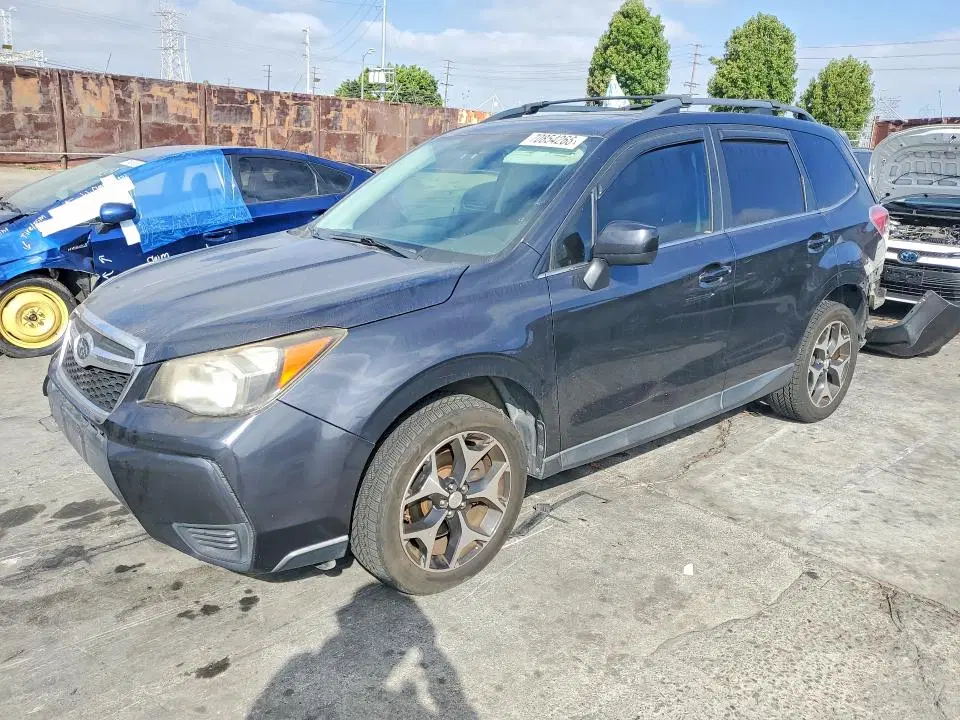 JF2SJGDC3FH491260 — 2015 Subaru Forester, Задняя часть, фото до ремонта