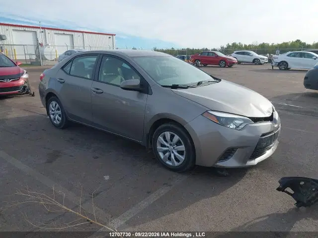 2T1BURHEXFC329644 — 2015 Toyota Corolla LE, Front, фото до ремонта