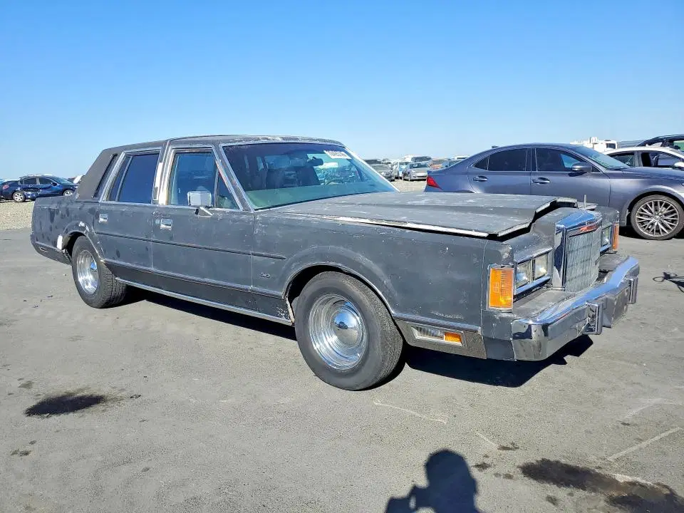 1989 LINCOLN TOWN CAR VIN 1LNBM81F6KY799667 фото 4