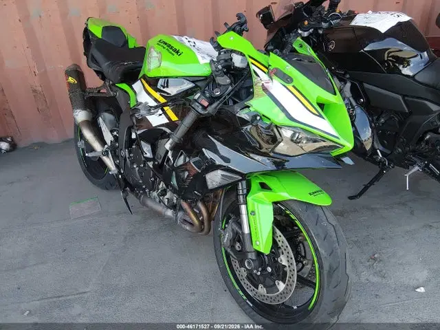 JKBZXJJ10SA018856 — 2025 Kawasaki ZX636 K, Front & Rear, фото до ремонта