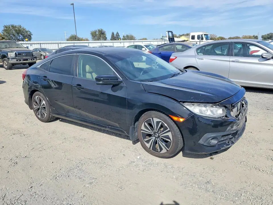 2017 Honda Civic VIN 19XFC1F75HE205960 фото 4