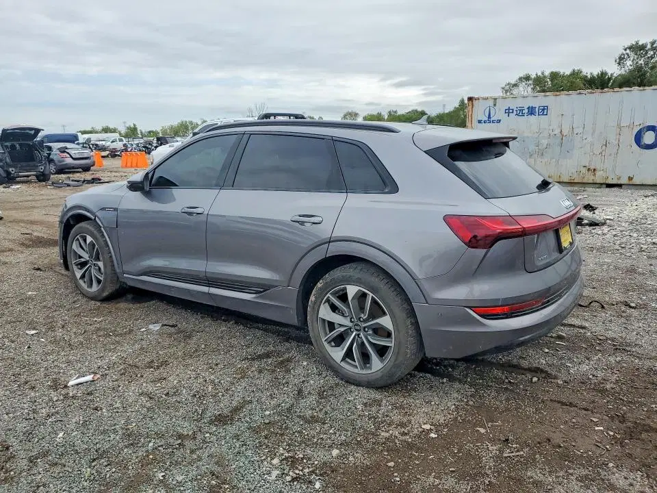 2021 AUDI E-TRON VIN WA1LABGE3MB018780 фото 2