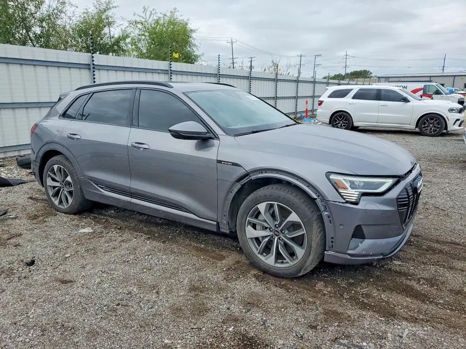 2021 AUDI E-TRON VIN WA1LABGE3MB018780 фото 4