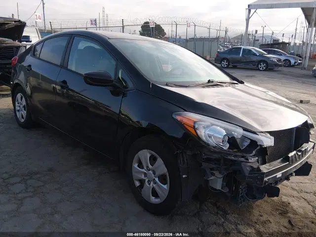 KNAFK4A63G5595001 — 2016 Kia Forte LX, Передняя часть, фото до ремонта