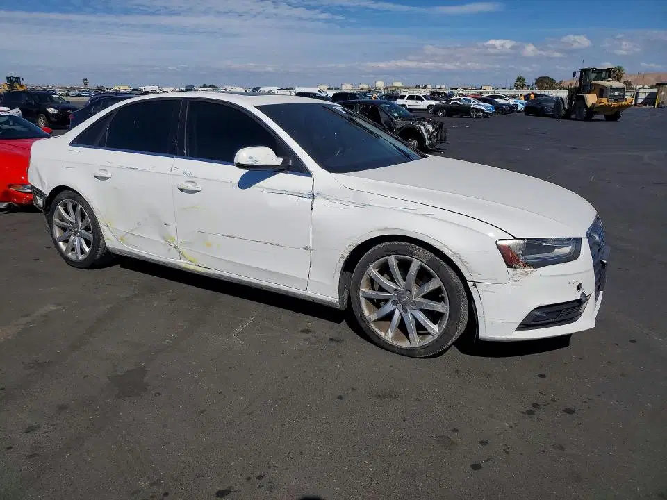 2013 AUDI A4 VIN WAUFFAFL5DN029645 фото 4