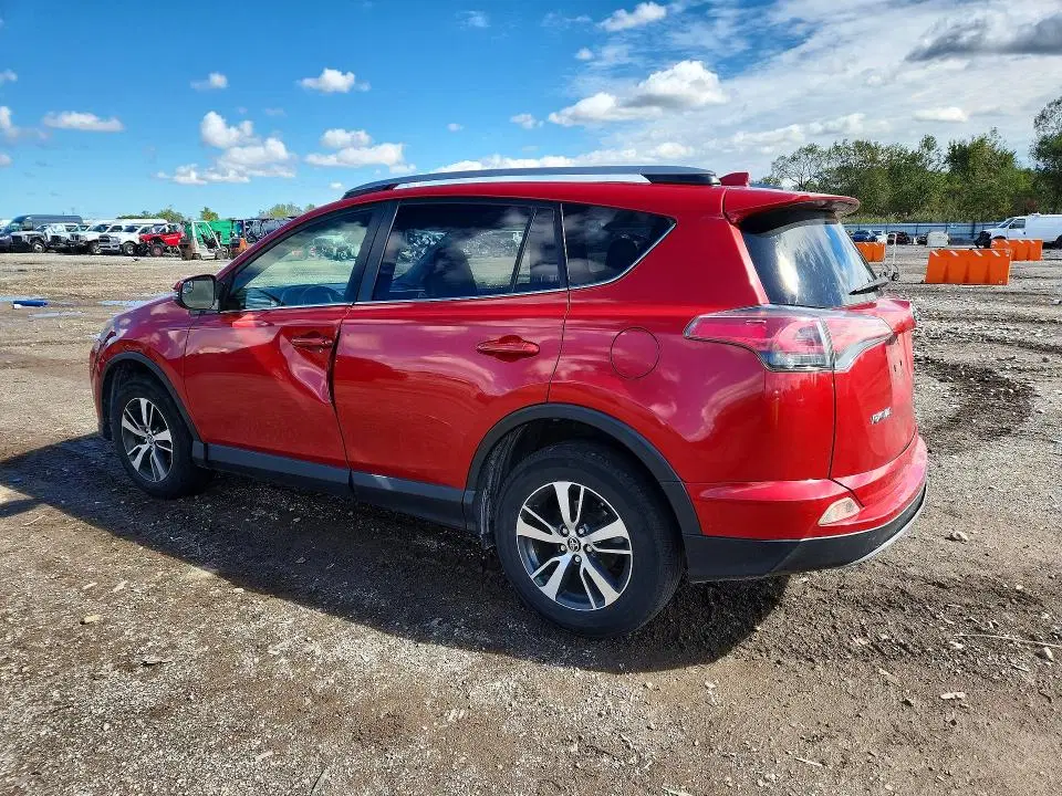 2017 TOYOTA RAV4 VIN JTMRFREV4HJ123580 фото 2