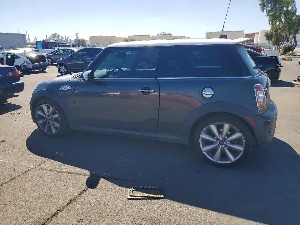 2012 MINI COOPER VIN WMWSV3C58CTY18904 фото 2