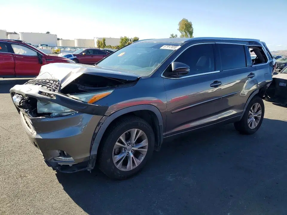 5TDJKRFH3FS122244 — 2015 Toyota Highlander, Передняя часть (Front End), фото до ремонта