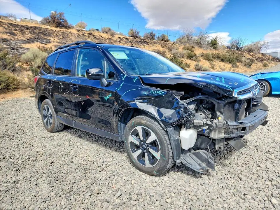 2017 Subaru Forester VIN JF2SJAGC8HH430708 фото 4