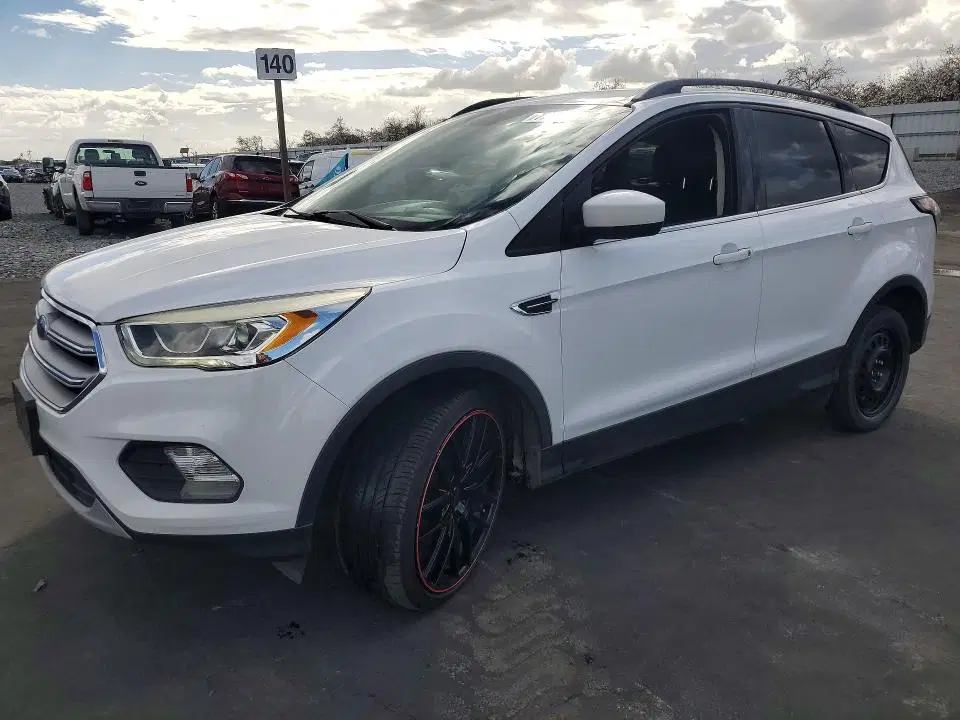 1FMCU0HD9JUA72166 — 2018 Ford Escape, Мелкие вмятины и царапины (Minor Dent/Scratches), фото до ремонта