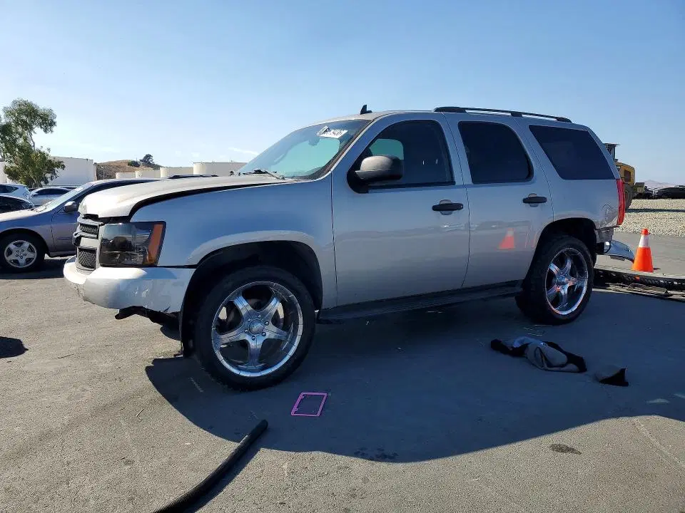 1GNFC13C77J405815 — 2007 Chevrolet Tahoe, Передняя часть (Front End), фото до ремонта