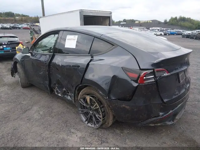 2025 Tesla Model Y Long Range Dual Motor All-wheel Drive VIN 7SAYGDEE1SA342605 фото 3