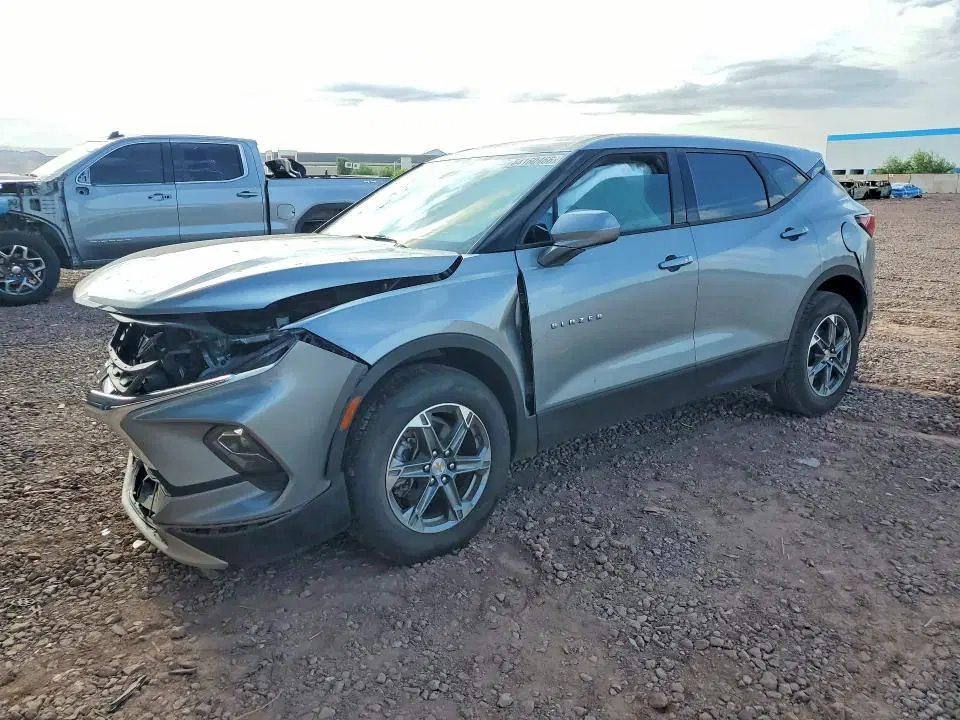 3GNKBCR43RS165001 — 2024 Chevrolet Blazer, Передняя часть (Front End), фото до ремонта