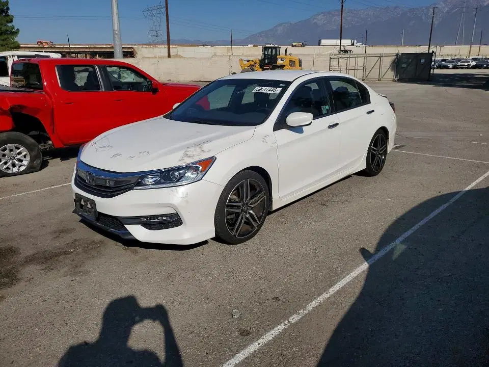 1HGCR2F57GA056962 — 2016 Honda Accord, Задняя часть (Rear End), фото до ремонта