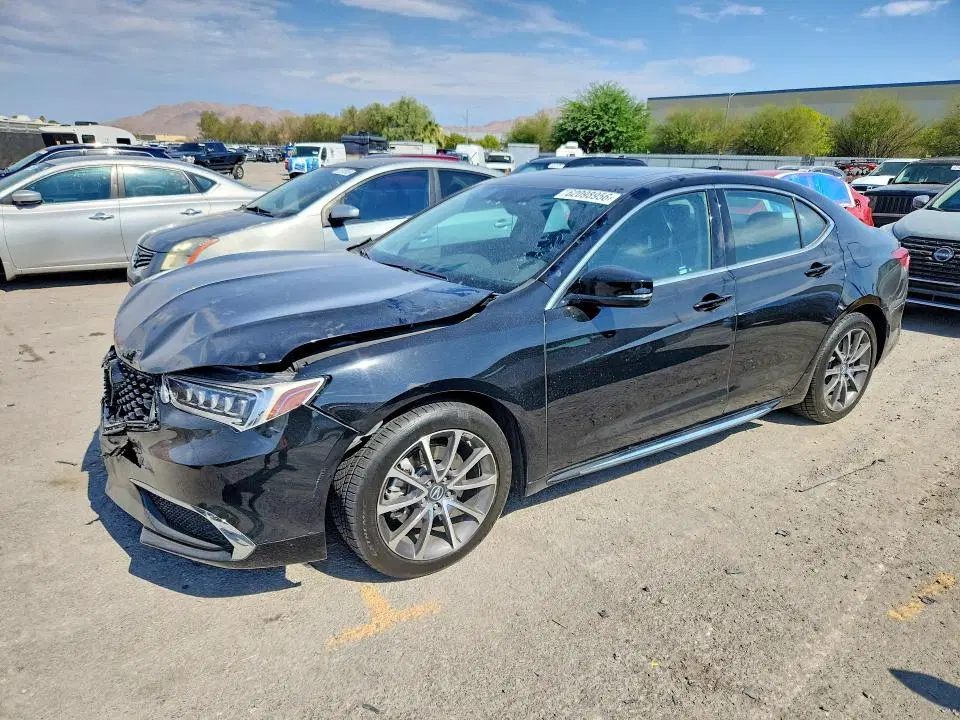 19UUB2F57JA007678 — 2018 Acura TLX, Передняя часть (Front End), фото до ремонта