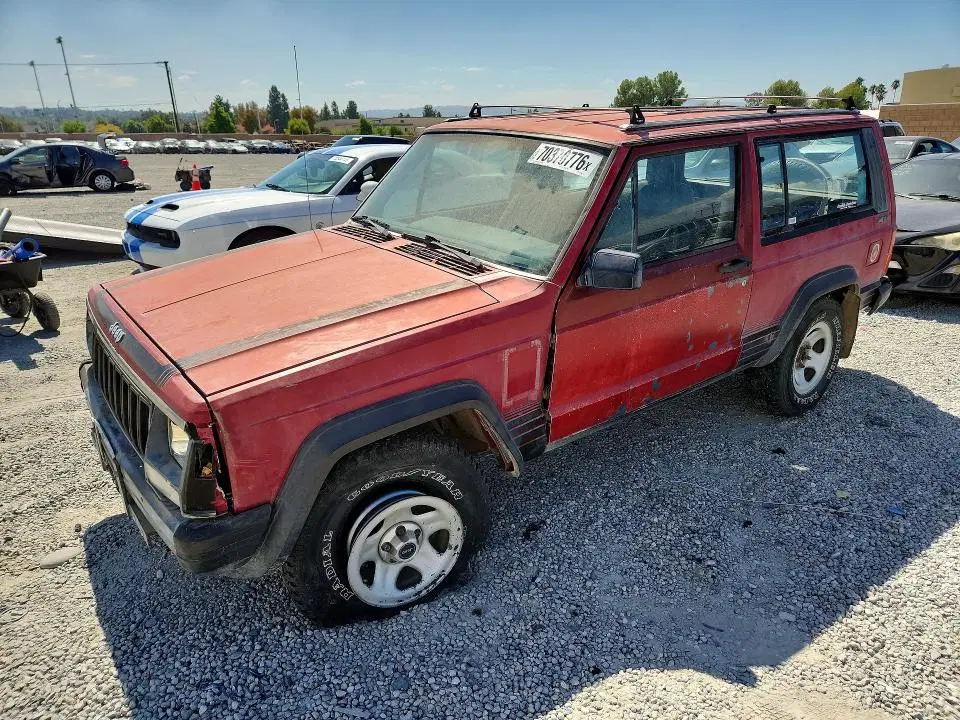 1JCMT7737HT137687 — 1987 Jeep Cherokee, Передняя часть (Front End), фото до ремонта