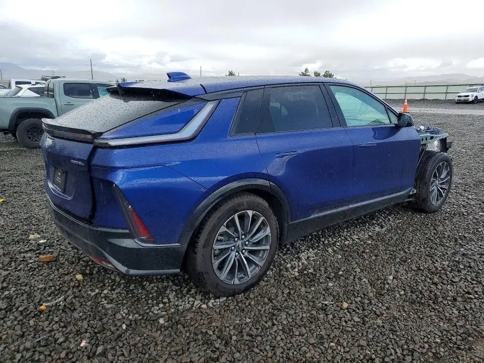 2026 Cadillac Lyriq VIN 1GYKPWRL8TZ300593 фото 3