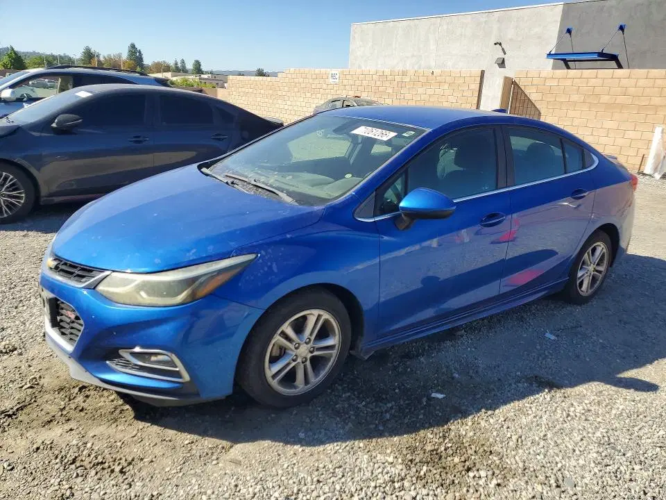 1G1BE5SM3J7141105 — 2018 Chevrolet Cruze, Механические повреждения (Mechanical), фото до ремонта