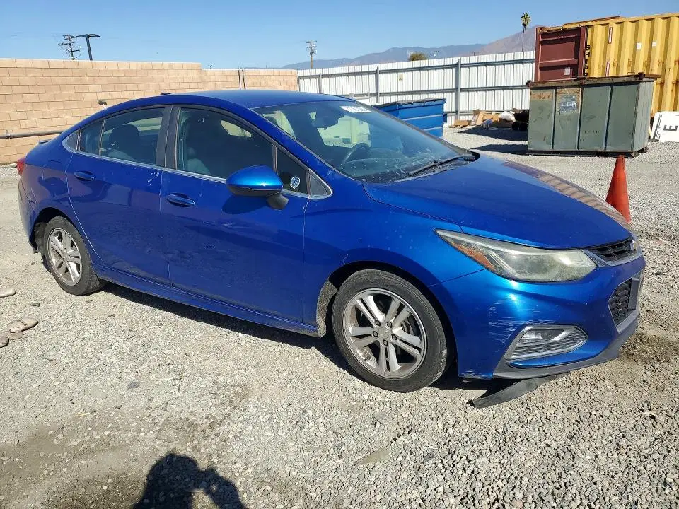 2018 CHEVROLET CRUZE VIN 1G1BE5SM3J7141105 фото 4