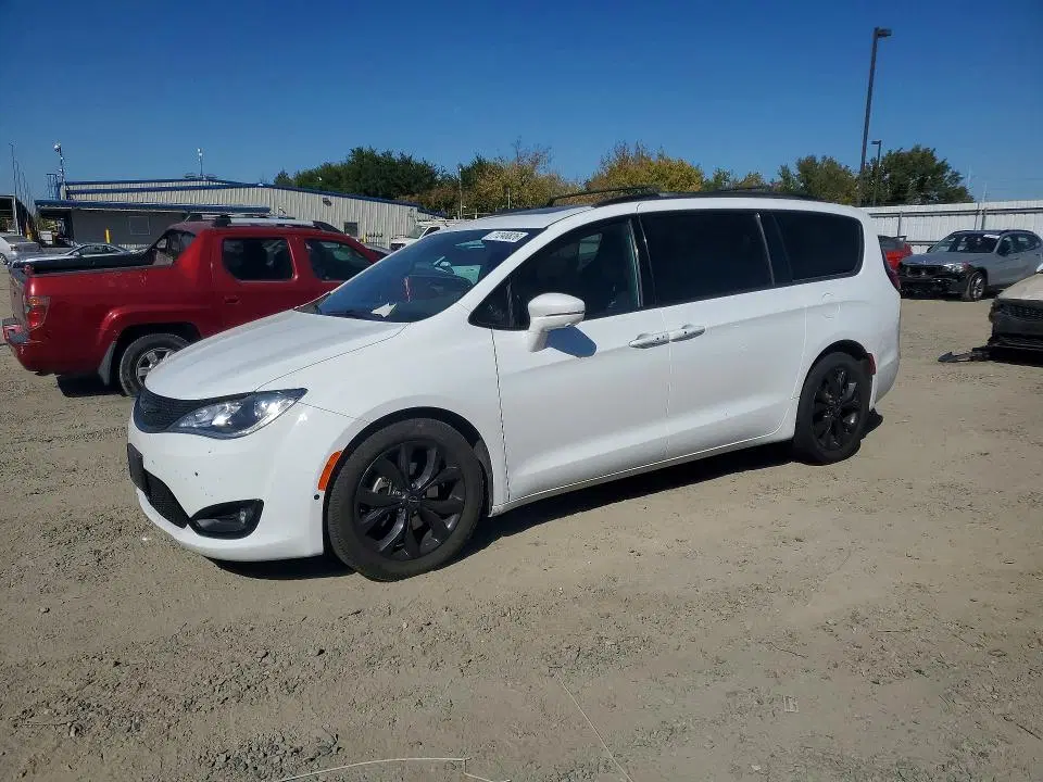 2C4RC1GG7KR681659 — 2019 Chrysler Pacifica, Передняя часть, фото до ремонта