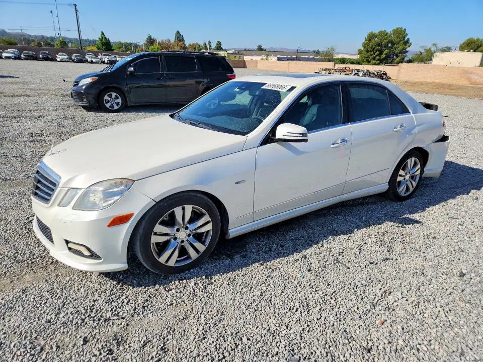 WDDHF2EB4BA435162 — 2011 Mercedes-Benz E, Задняя часть (Rear End), фото до ремонта