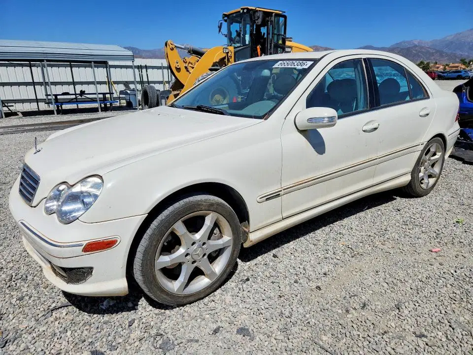 WDBRF52H17A938565 — 2007 Mercedes-Benz C, Механические повреждения (Mechanical), фото до ремонта