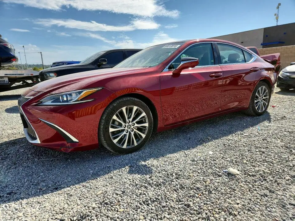58ABZ1B17KU012088 — 2019 Lexus ES, Задняя часть, фото до ремонта