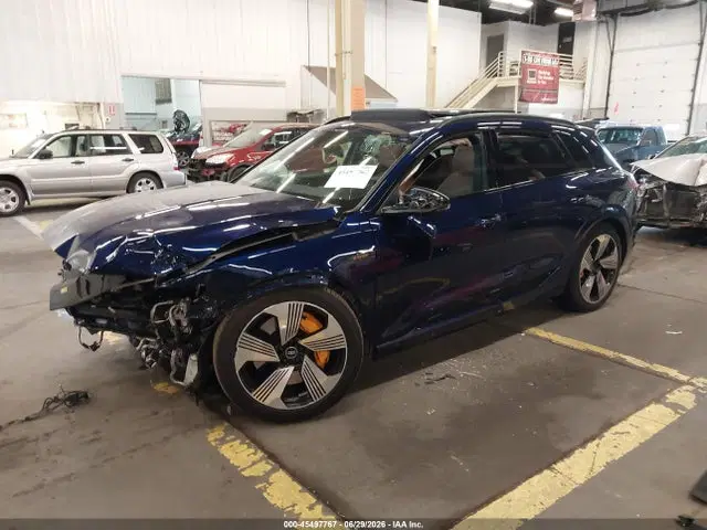 2022 Audi E-tron Premium Plus Quattro VIN WA1LABGE6NB007418 фото 2
