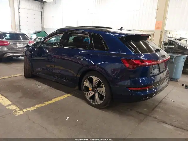 2022 Audi E-tron Premium Plus Quattro VIN WA1LABGE6NB007418 фото 3