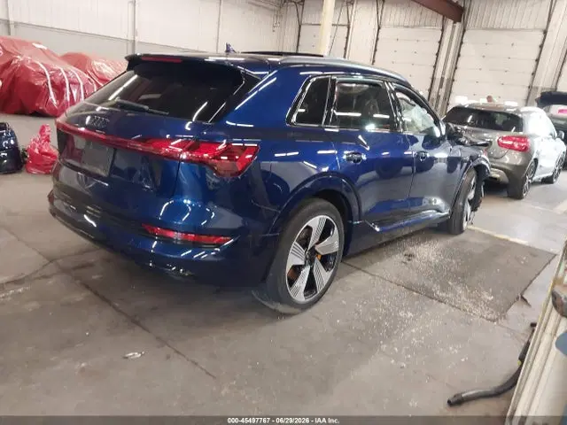2022 Audi E-tron Premium Plus Quattro VIN WA1LABGE6NB007418 фото 4