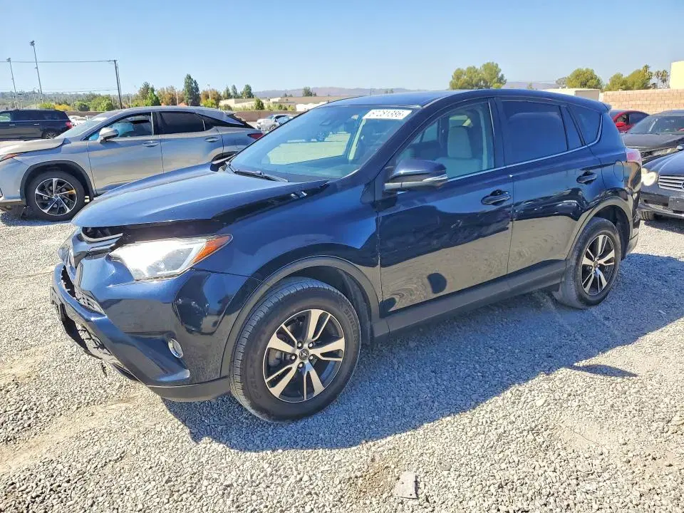 JTMWFREV9JJ174033 — 2018 Toyota RAV4, Передняя часть (Front End), фото до ремонта