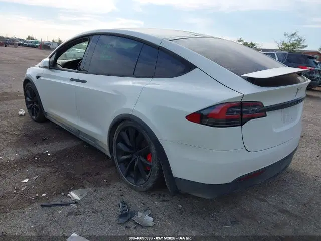 2020 Tesla MODEL X VIN 5YJXCDE26LF234348 фото 3