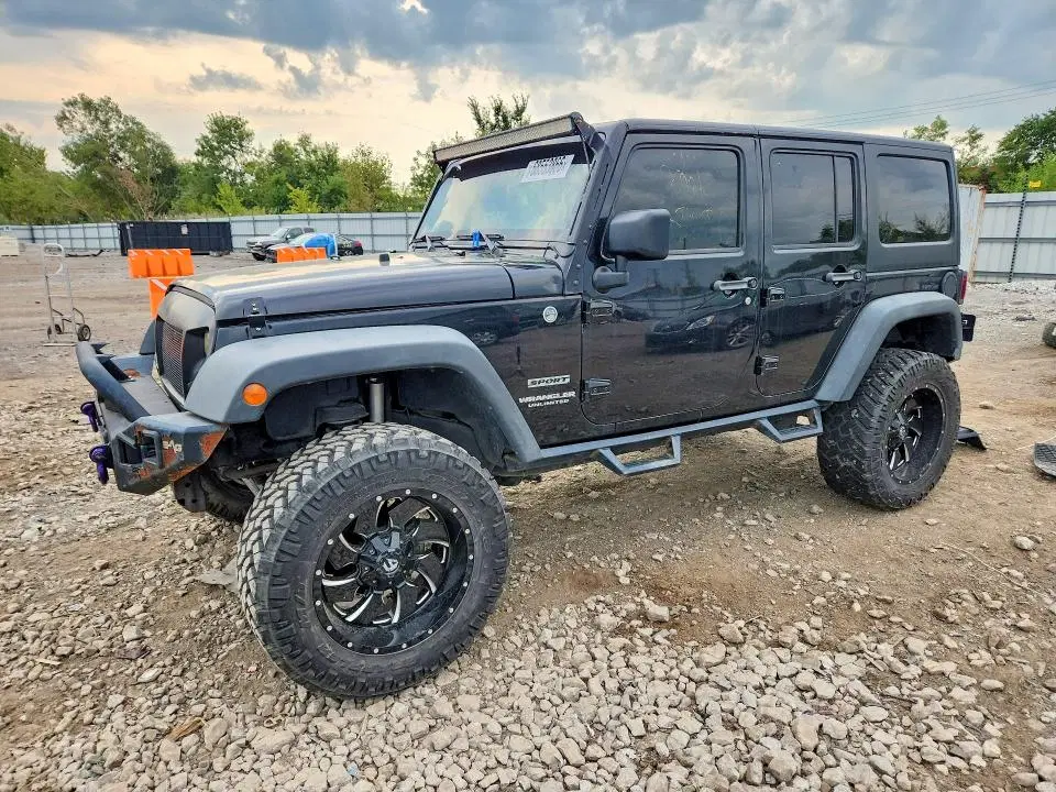 1C4HJWDG1FL521889 — 2015 Jeep Wrangler Unlimited, мелкие вмятины и царапины, фото до ремонта