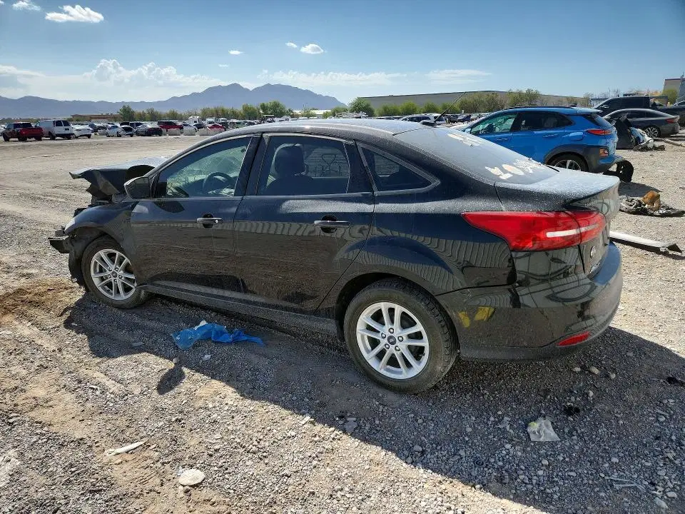 2018 Ford Focus VIN 1FADP3F20JL257804 фото 2