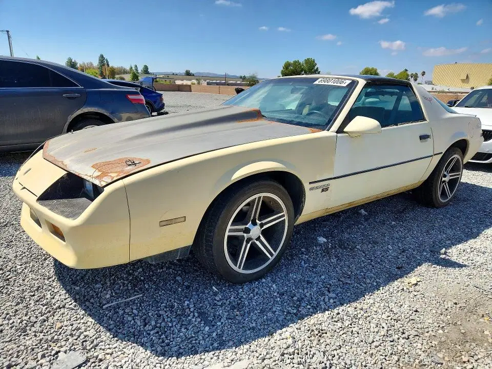 1G1FP87H5FL412253 — 1985 Chevrolet Camaro, Мелкие вмятины и царапины (Minor Dent/Scratches), фото до ремонта