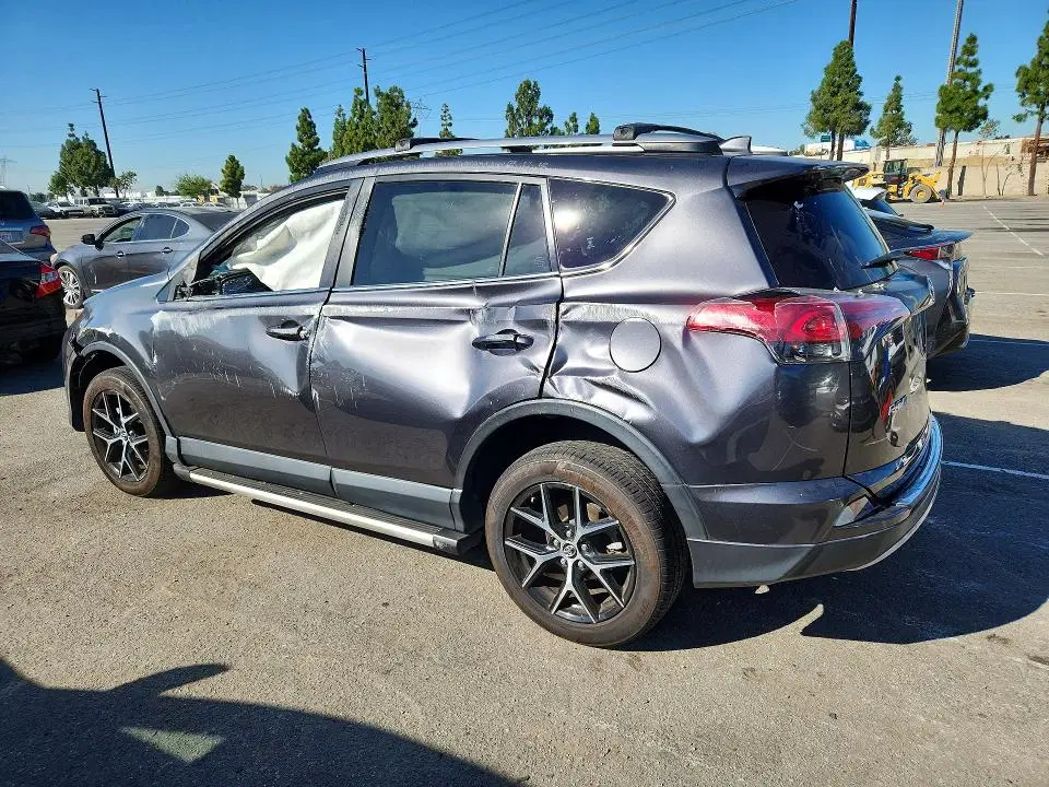 2017 Toyota RAV4 VIN JTMNFREV8HJ132118 фото 2