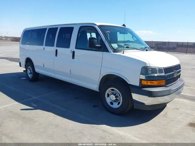 1GAZGPFGXJ1304277 — 2018 Chevrolet Express 3500 LT, Левый бок (Left Side), фото до ремонта