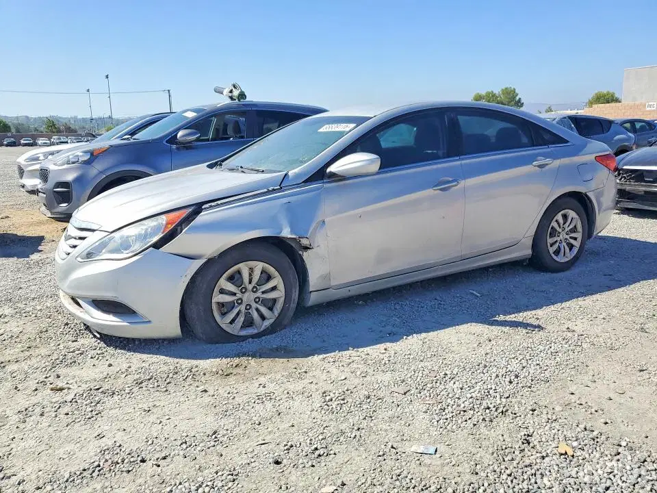 5NPEB4AC8BH110395 — 2013 Hyundai Sonata, FRONT END, фото до ремонта