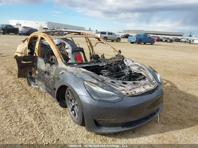5YJ3E1EA6PF699619 — 2023 Tesla Model 3, Полный пожар (Total Burn), фото до ремонта