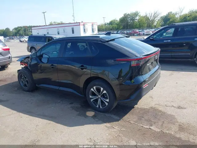 2024 Toyota BZ4X XLE VIN JTMABACA5RA079214 фото 3