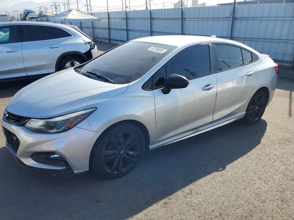 1G1BE5SM2J7124974 — 2018 Chevrolet Cruze, Мелкие вмятины и царапины, фото до ремонта