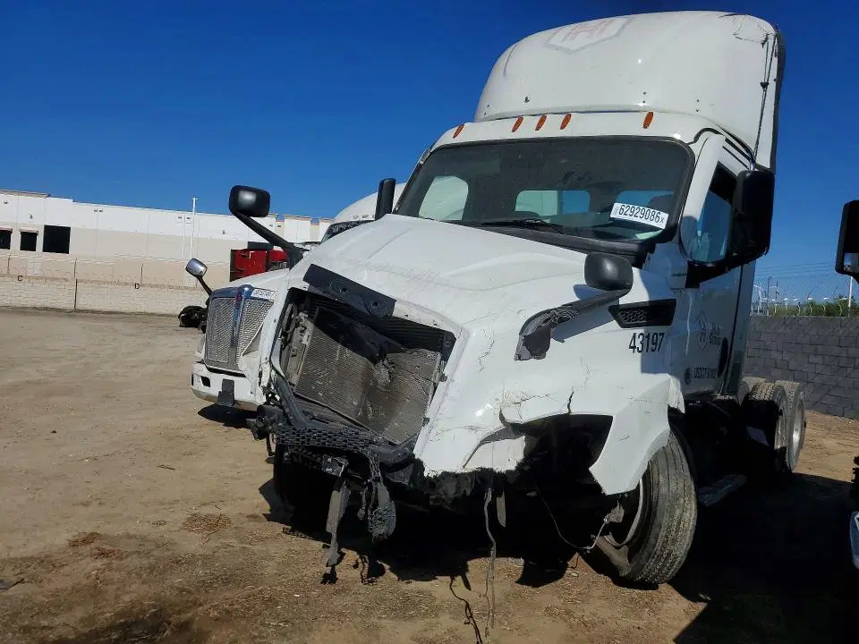 1FUJHTDV4PLNY5039 — 2023 Freightliner Cascadia 116, Повреждения со всех сторон (All Over), фото до ремонта